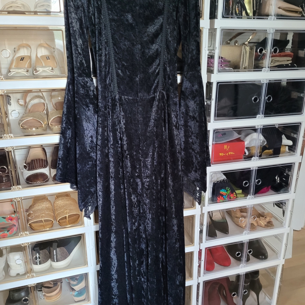 Black Velvet Lace-Up Gothic Maxi Dress - Picture 7 of 9